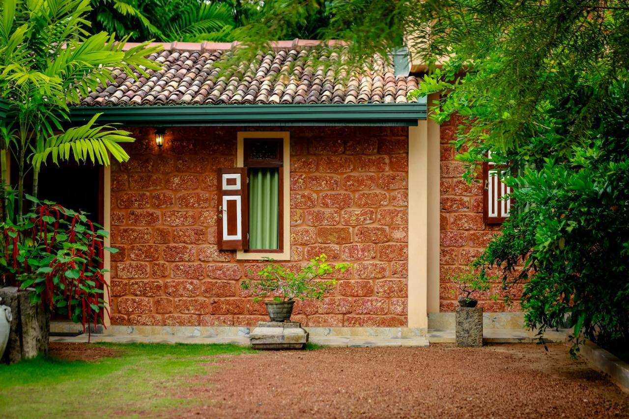 Lenora Villas Bentota Bagian luar foto