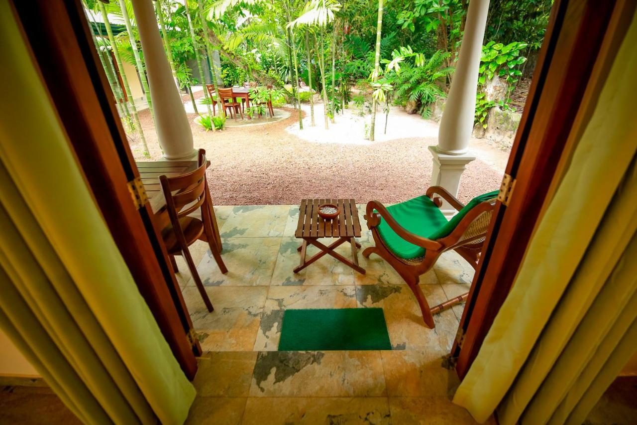 Lenora Villas Bentota Bagian luar foto
